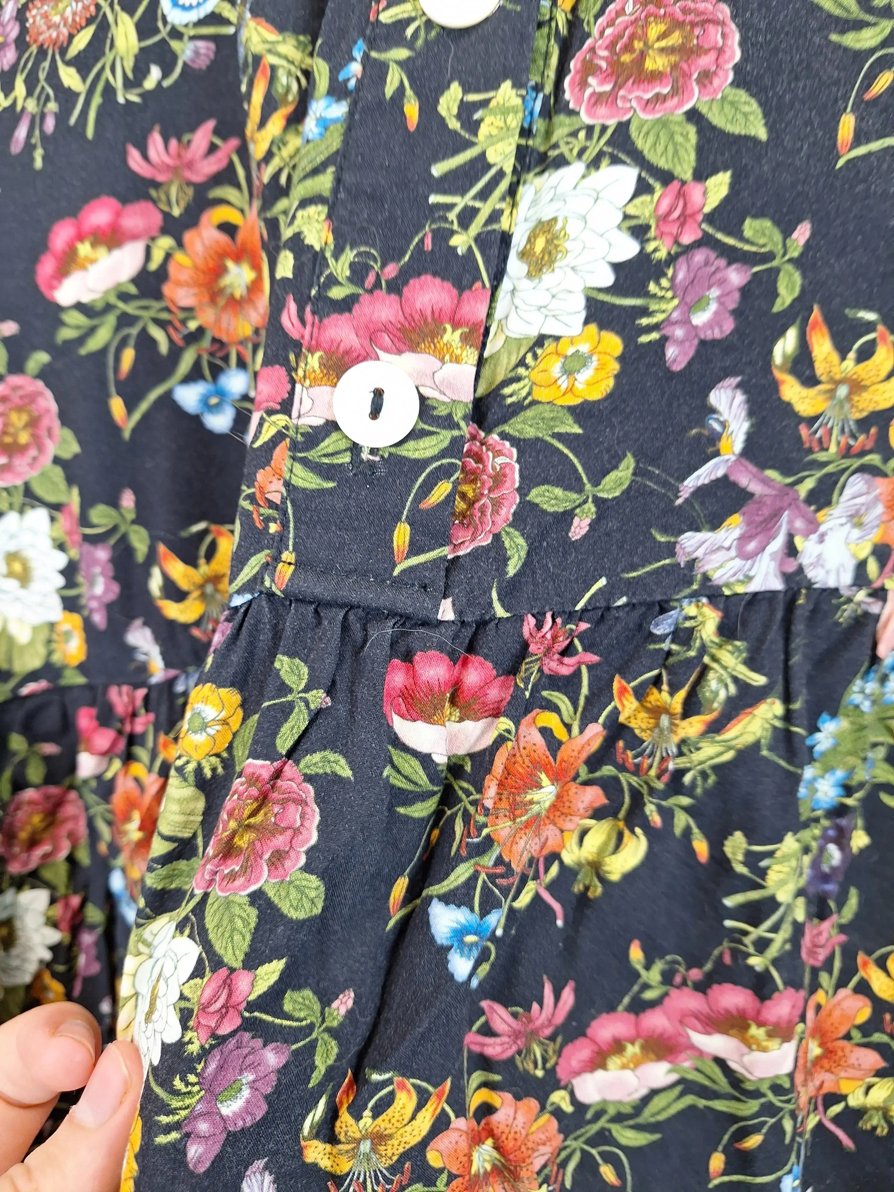 Assorted Brands Classic Feminine Floral Top Size XS
