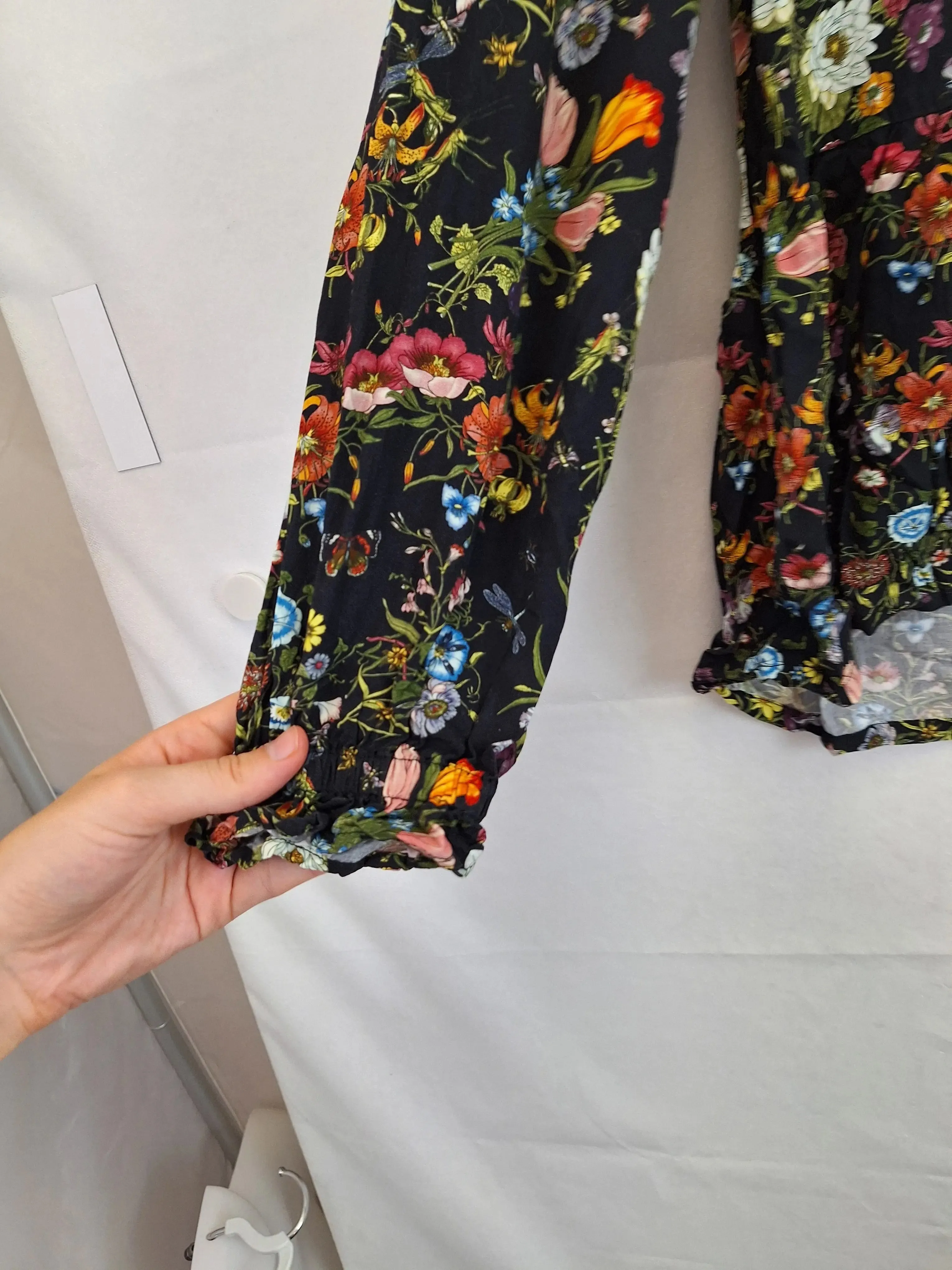 Assorted Brands Classic Feminine Floral Top Size XS