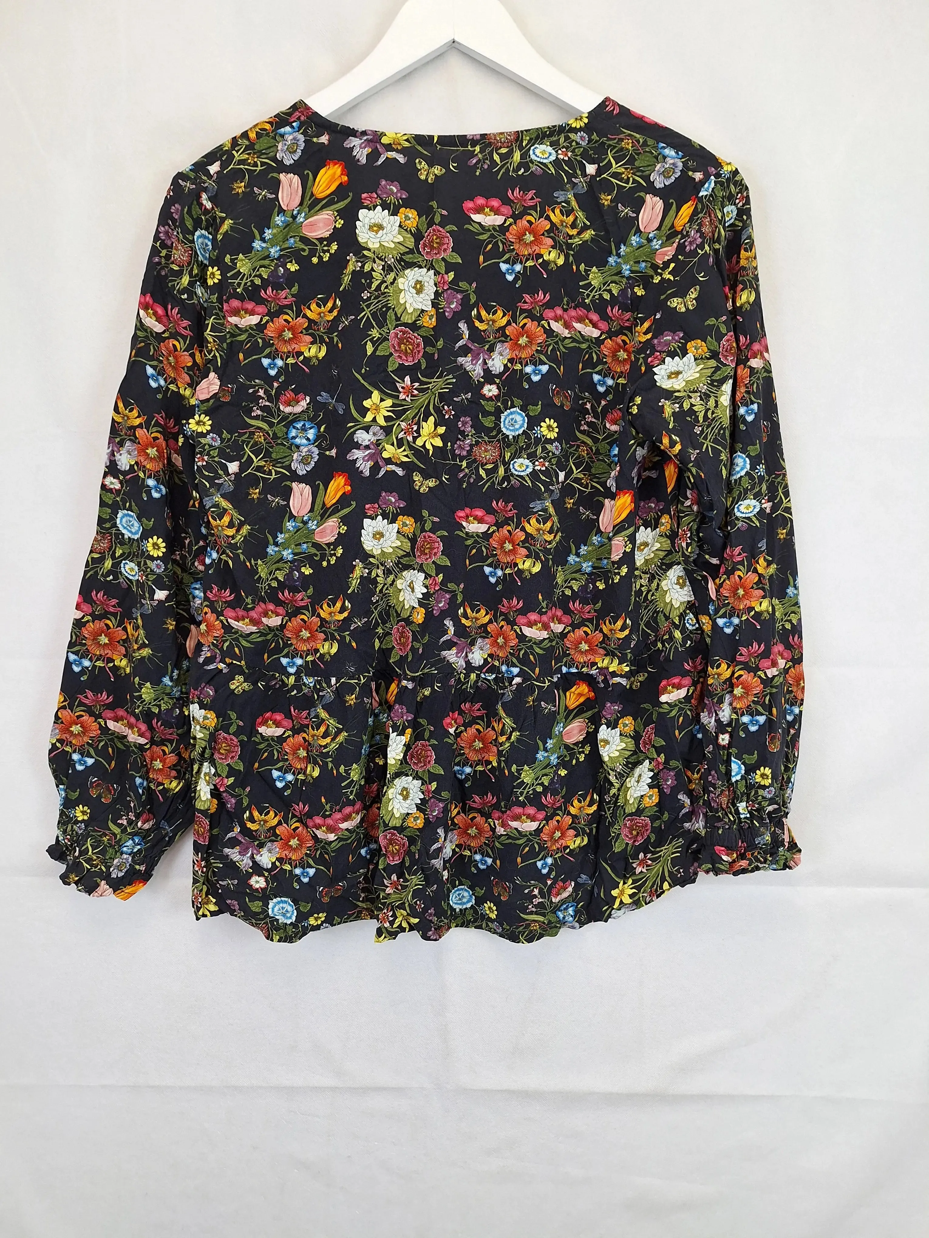 Assorted Brands Classic Feminine Floral Top Size XS