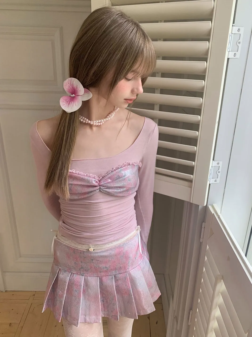 Feminine Frill Glossy Box-Pleats U-Neck Cutsew&Mini-Skirt