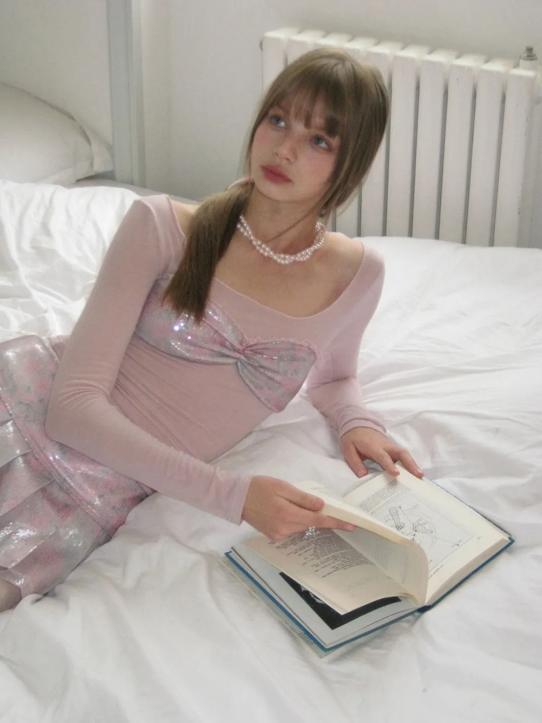 Feminine Frill Glossy Box-Pleats U-Neck Cutsew&Mini-Skirt