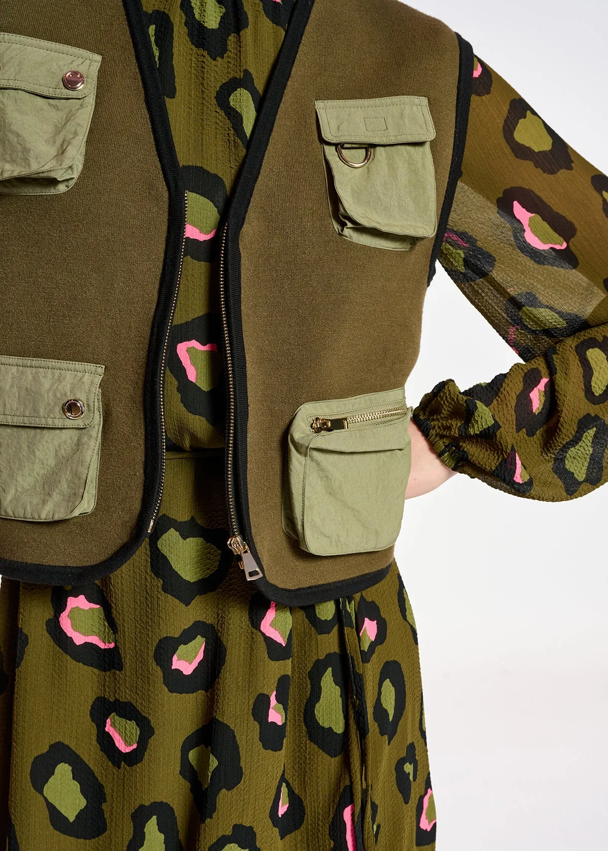 Khaki sleeveless knit jacket